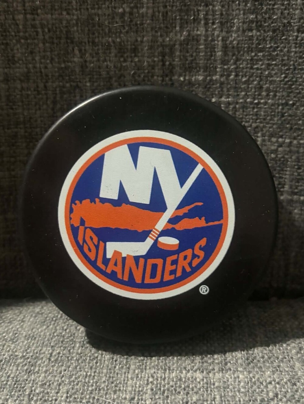 New York Islanders Souvenir Hockey Puck New